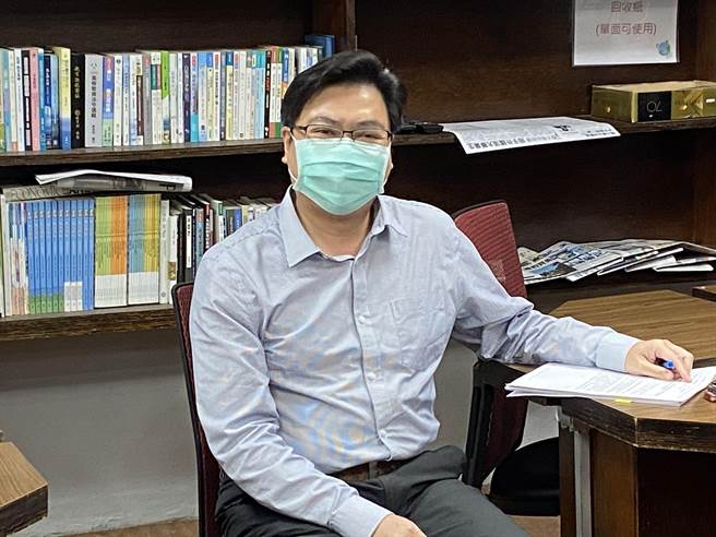 教育部主秘廖興國今天表示，今年國中教育會考如期舉行。（林志成攝）