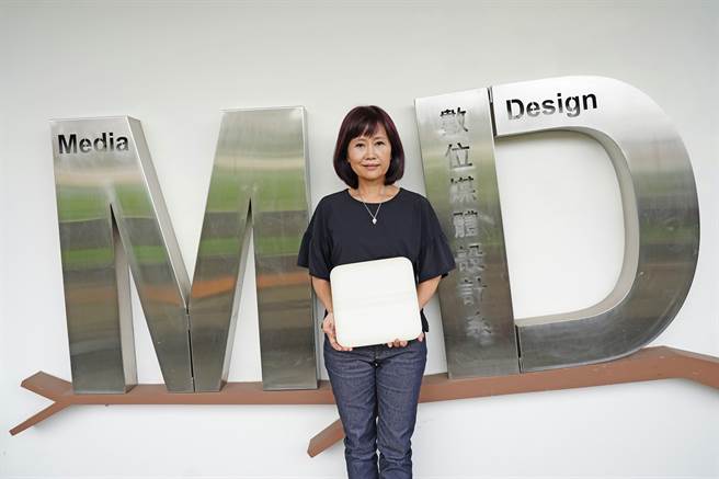 修平科技大学数位媒体设计系老师冯文君创作作品接连夺下国际大奖。(修平科大提供／林欣仪台中传真)