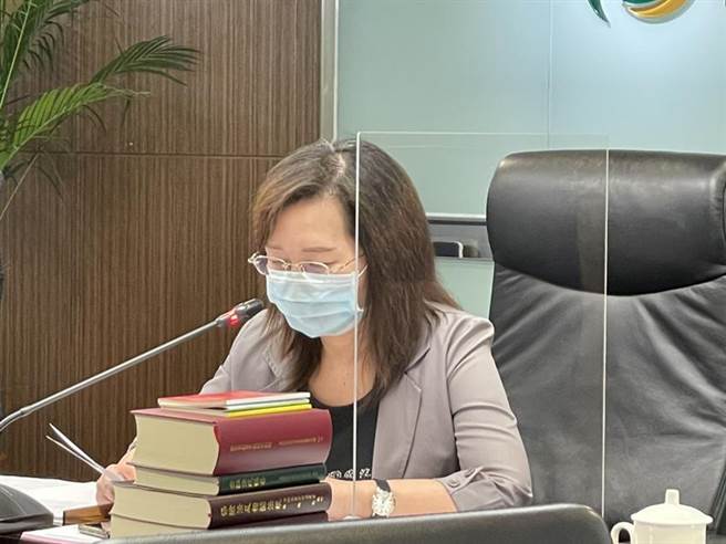 證期局副局長郭佳君提醒上市櫃公司注意今年股東人數。圖／魏喬怡