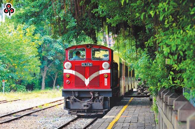 因应台湾进入社区感染，国家森林游乐区入园前需填写实名制资料并量测体温。（本报系资料照）