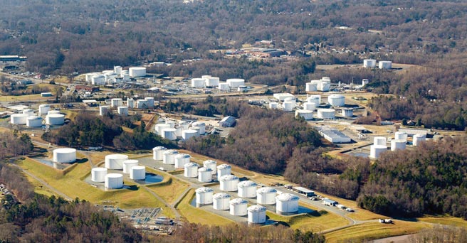 美国油管大厂殖民油管遭到骇客入侵，基于安全考量，暂停所有油管输送业务，引发美国能源期货飙涨。图／路透