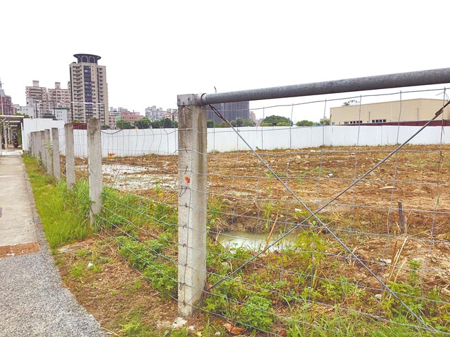 新北市政府與國有財產署合作，在土城暫緩發展區推「明德段27地號國有土地招商案」，歷經約5個月的招商乏人問津，最終流標作結。（蔡雯如攝）