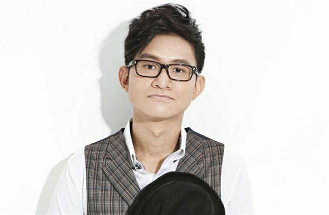 卓义峰力挺郎祖筠轰惨遭网友围剿 。（图／卓义峰脸书）