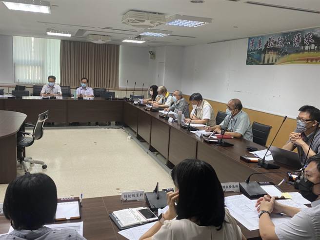 台南市針對校園防疫開會。(台南市教育局提供／曹婷婷台南傳真）