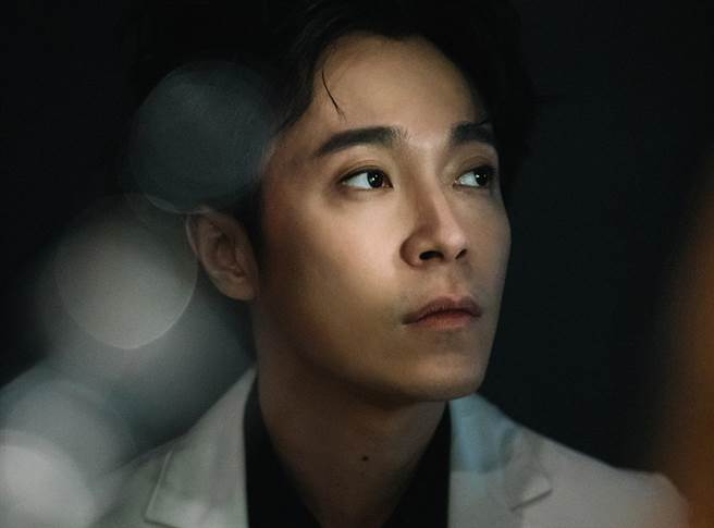 青峰因为和恩师的官司，被折磨到身心俱疲。(图/翻摄自青峰脸书)