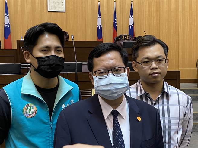 桃園市長鄭文燦12日表示，目前社區進入二級防疫，會不斷滾動式檢討，「只有加碼、不會減少！」(蔡依珍攝)