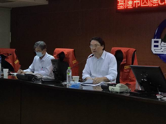 基隆市进行全市大消毒，也预定下午2点举行应变会议。（陈彩玲摄）