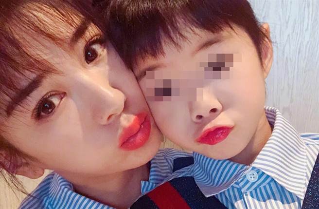 黄奕离婚后扛起照顾女儿角色。（图／翻摄自黄奕微博）