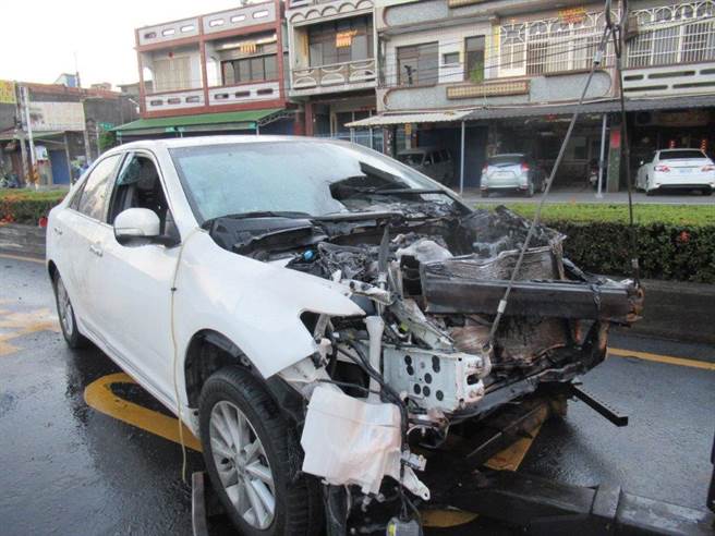 新园火烧车意外，肇事驾驶疑为通缉犯。(警方提供)