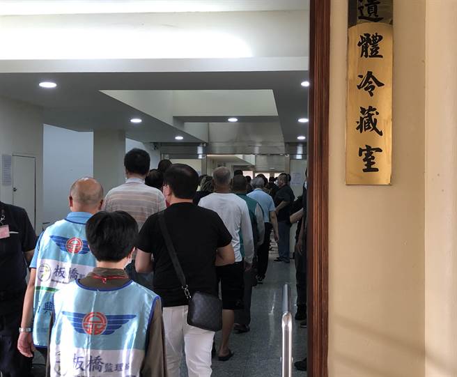 不少學員參觀遺體冷藏室後，直呼「不敢再酒駕了」。(照片/台北區監理所 提供)