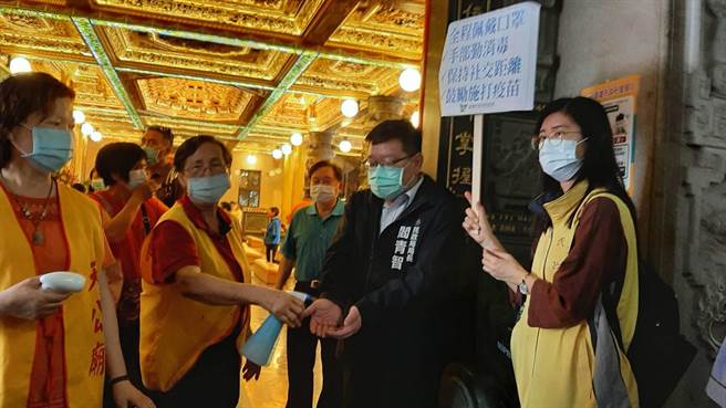 高市府民政局向宗教團體宣導防疫措施。（民政局提供／曹明正高雄傳真）