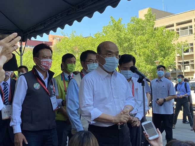 行政院長蘇貞昌說明收心之意是防疫久了難免鬆懈，現在要一起收心。（曹婷婷攝）