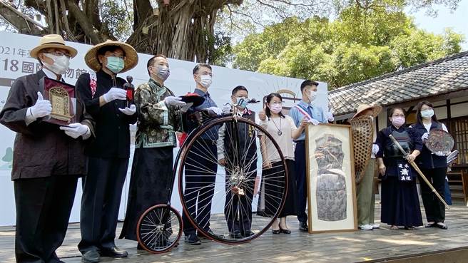 台中市文化局今年国际博物馆日活动，结合15间在地文化馆舍推「馆藏亮点」展大秀镇馆之宝。（陈淑芬摄）