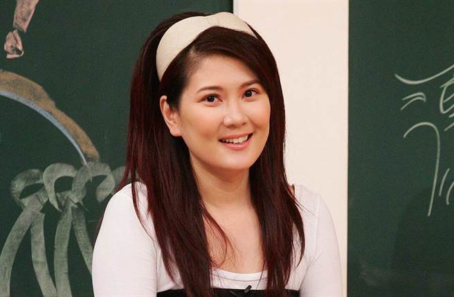 薛楷莉前年晒出医事人员凭证IC卡，宣布正式成为国家认证护理师。（图／中时资料照）