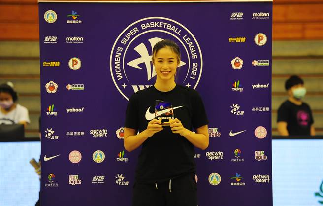 台元林文佑拿下第16季WSBL例行赛4月份单月MVP，并以每场平均17.3分收下例行赛得分后。（资料照／中华篮协提供）