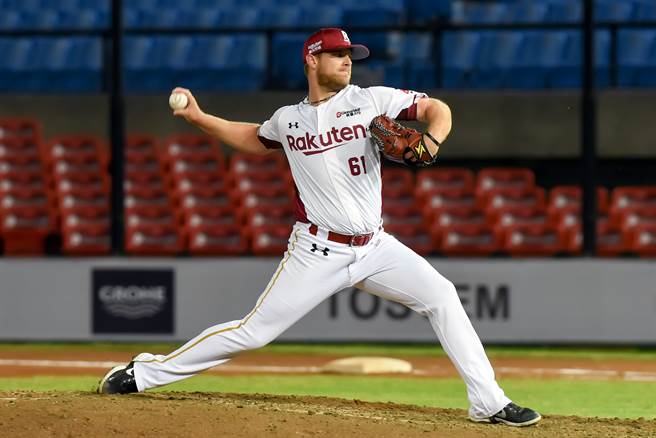 樂天桃猿洋頭豪勁獲得單場MVP。（陳麒全攝）