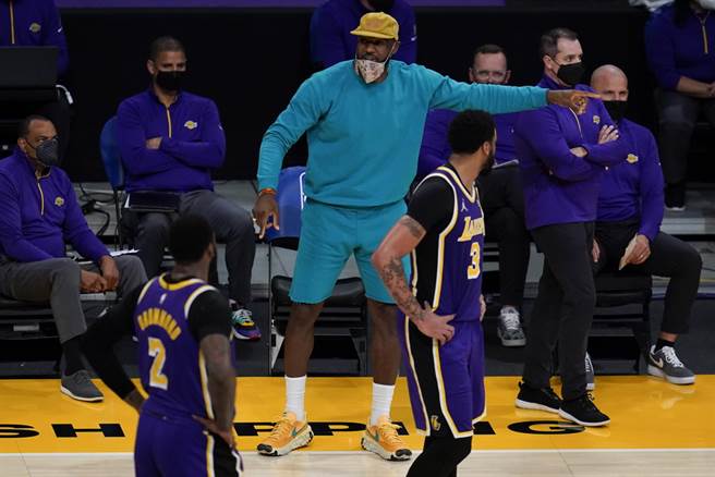 詹姆斯自己预告今天仍然不会上场。(美联社资料照)