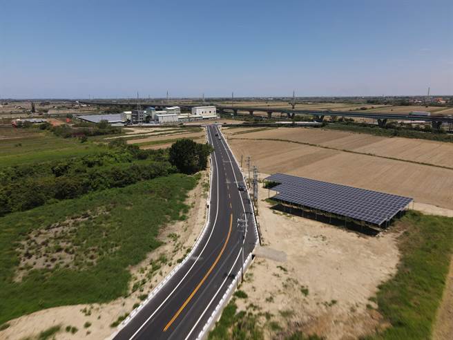 学甲南53线拓宽完工，南往市道174线、北往台19线更便利。（南市府提供／张毓翎台南传真）