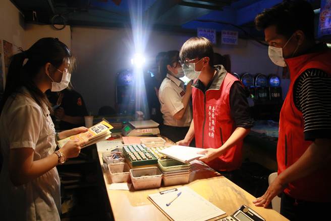 台东县政府呼吁营业场所务必落实实联制防疫管理措施，若无法配合落实业者，将依法强制勒令停业。（台东县政府提供／蔡旻妤台东传真）