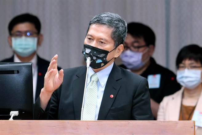 文化部長李永得宣布，14日公布補償措施，17日起可提出申請。（黃世麒攝）
