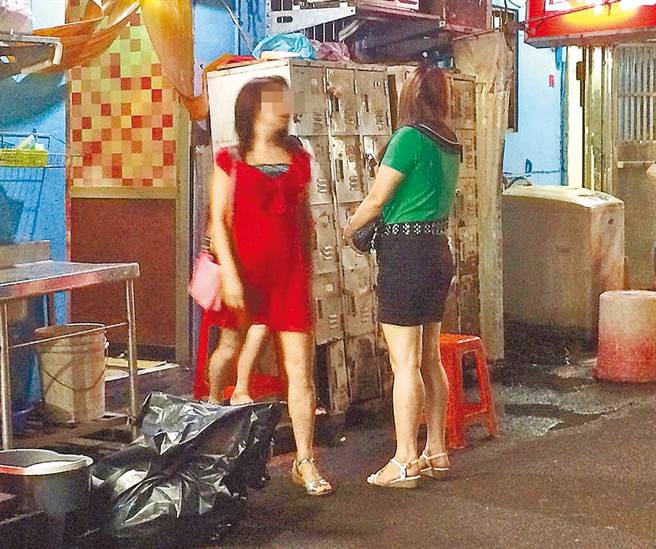 有万华人在PTT揭阿公店的4个黑暗内幕，许多网友一看纷纷摇头认为「对疫情发展不乐观」。（图／示意图，本报资料照）