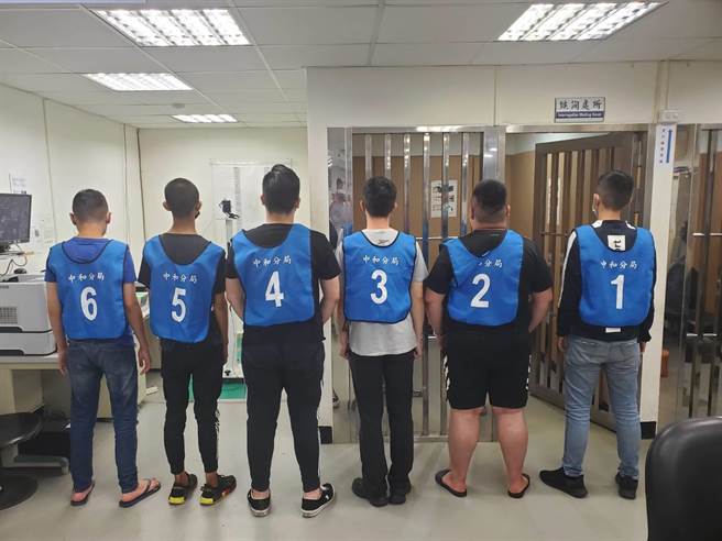中和警方陆续传唤6名涉案人到案。（中和分局提供）