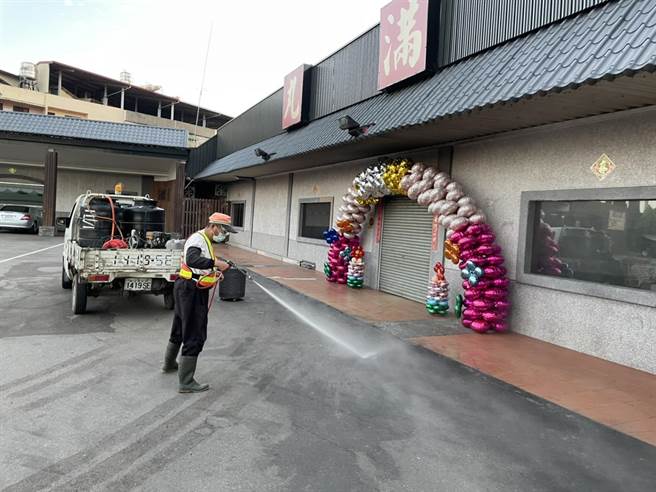 竹山镇公所13日早上开始清洁消毒。（竹山镇公所提供／廖志晃南投传真）