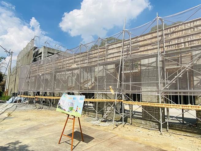 嘉义县动物保护教育园区目前工程进度75％，预计今年9月完工，明年3月启用。（张亦惠摄）