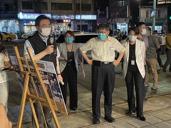 台北市長柯文哲到萬華龍山國中視察清消狀況。（張薷攝）