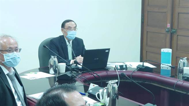 法務部長蔡清祥13日下午召集所屬舉行視訊會議，因應疫情警戒升級。(法務部提供)