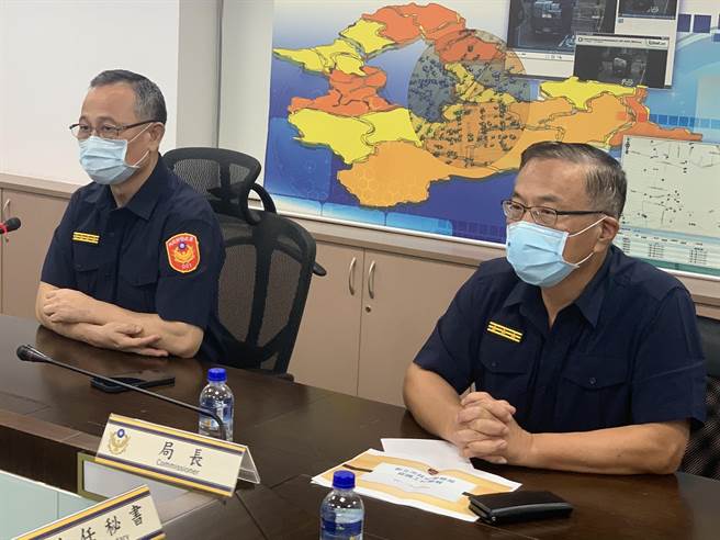 警政署長陳家欽上午慰問新北市警局防疫團隊。（王揚傑攝）