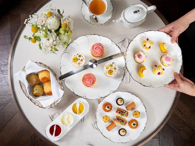 台北文华东方「夏日香芒」下午茶开卖。(图/业者提供)