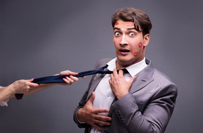 射手座、雙子座及雙魚座的人在談戀愛時最容易見一個愛一個，感情世界相當豐富。（圖／Shutterstock）