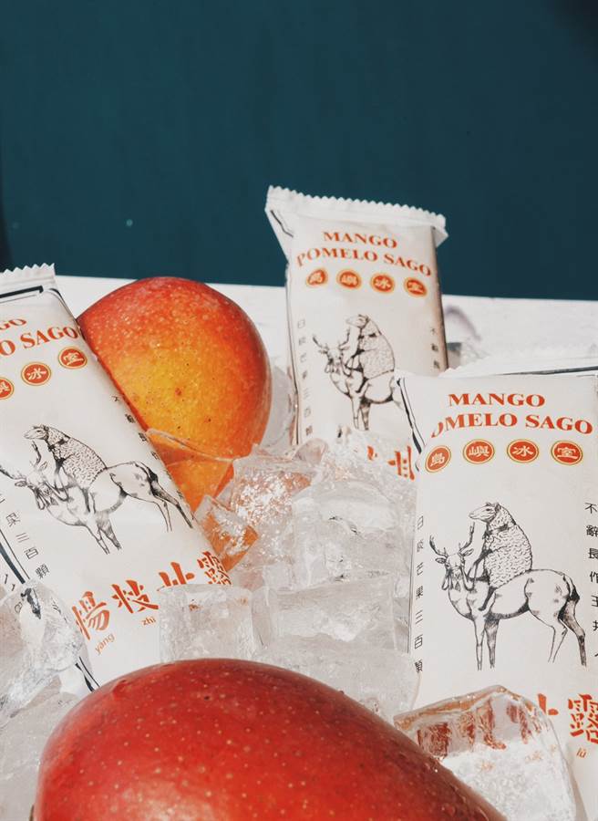 「杨枝甘露雪糕」不仅吃得到芒果和红葡萄柚果肉，更以QQ蒟蒻取代原来的西米露，让雪糕口感更加升级。（图／品牌提供）