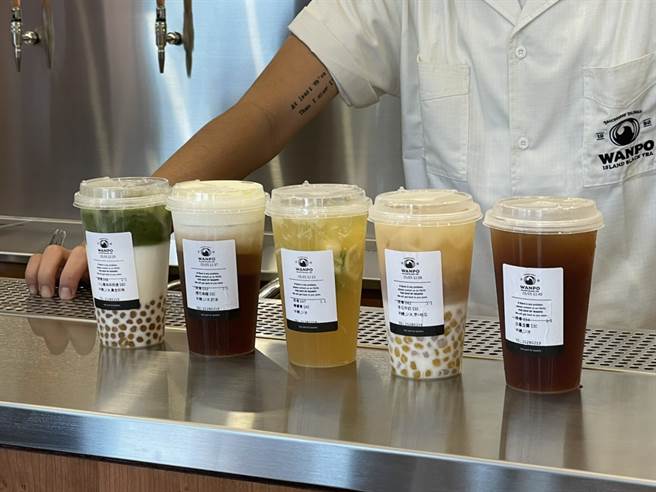 除了丰富的原茶选择，The Ship by Wanpo也同样有奶茶、水果类风味茶饮。（图／品牌提供）