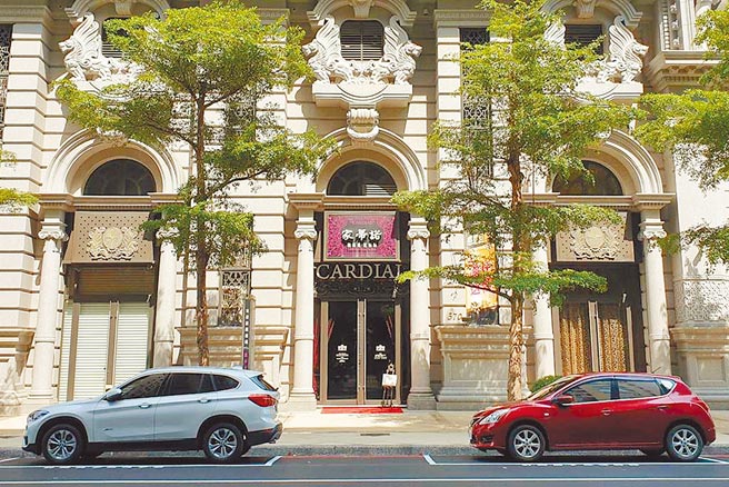 家蒂諾鐵板燒餐廳李姓老闆娘涉嫌以鴨肝混充鵝肝供餐，遭顧客控告，一二審均依詐欺、食安法判1年6月。更一審認定李女僅犯詐欺，輕判5月、可易科罰金、可上訴。（本報資料照／袁庭堯高雄傳真）