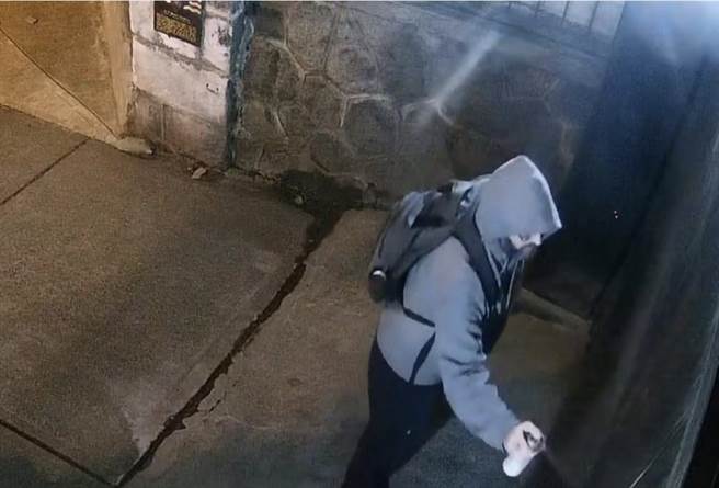 中國駐加拿大總領館遭惡意噴塗。(圖/取自央視新聞)