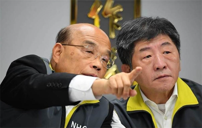 行政院院长苏贞昌（左）、卫福部部长陈时中（右）。（图／本报系资料照）