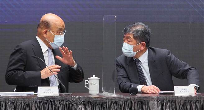 行政院长苏贞昌指出，14日一天逾180名本土个案；指挥中心指挥官陈时中宣布，即日起至5月28日，新北市、台北市防疫警戒升至第三级。（张铠乙摄）
