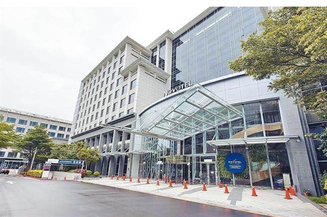 爆发群聚的华航机组员、诺富特员工，採检全阴性已解隔离。（资料照）