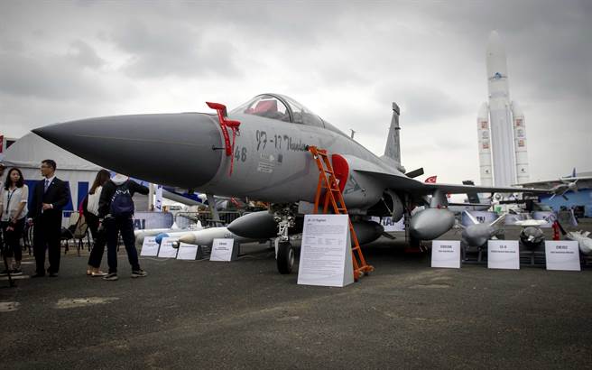 为阻止对福克兰群岛虎视眈眈的阿根廷增强战力，英国恐出手阻挠枭龙售往该国。（图／新华社）