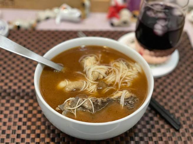 高嘉瑜臉書分享自己的存糧照。（圖片摘自高嘉瑜臉書）