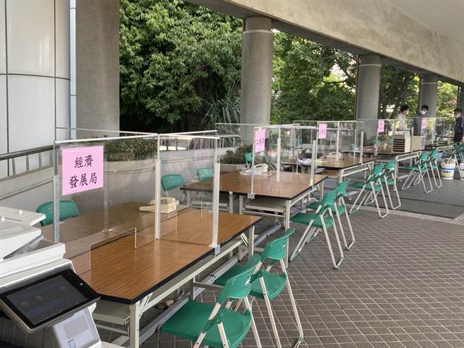 台南市政府永華市政中心在2樓迴廊樓設聯合洽公處。（市府提供／洪榮志台南傳真）