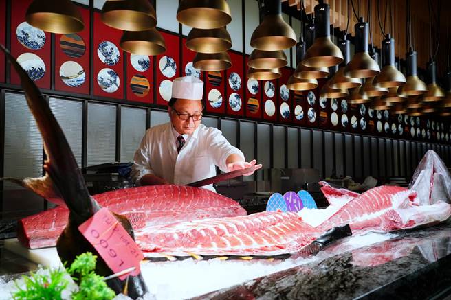 自助餐龙头飨宾集团稍早决定，双北及桃园地区各品牌各门市暂停内用。（资料照）