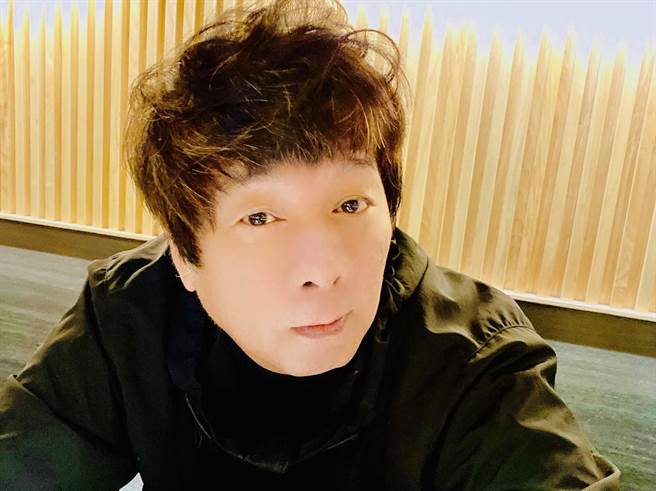 曹西平对超市扫货的现象感到十分傻眼。（图/翻摄自曹西平脸书）