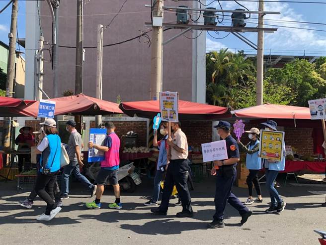 避免人潮群聚，盐水牛墟将于5月21日、24日及27日暂停3次。（张毓翎翻摄）