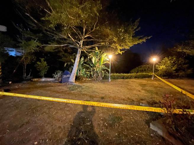 台中市西屯一處工業區，16日晚上被民眾發現一名外籍移工跪臥公園，已無生命跡象。（民眾提供／盧金足台中傳真）