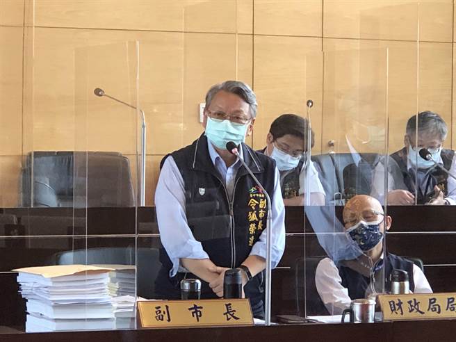 副市長令狐榮達說，將責由環保局儘速前往消毒。(陳世宗攝)