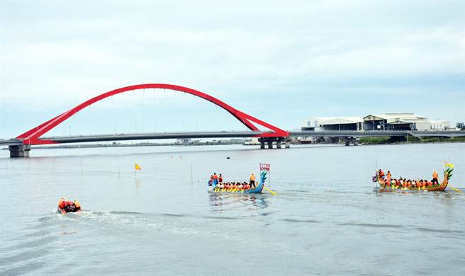 国内新冠肺炎疫情持续升温，屏县府宣布停办2021龙舟赛。(本报资料照片)