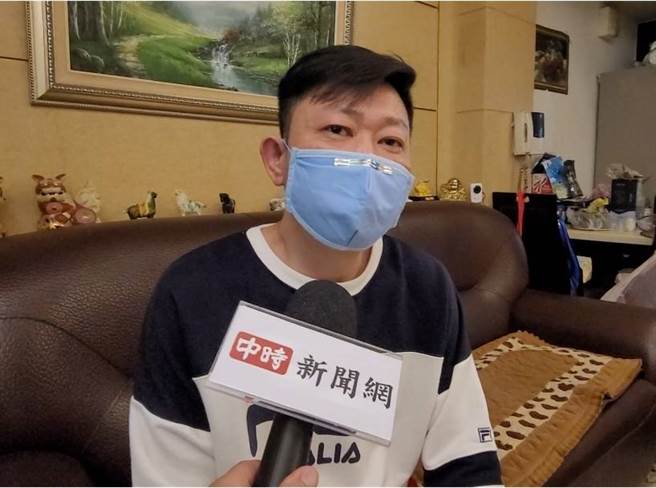 家长不满双北疫情爆发，北市府至今才宣布停课。（照片/游定刚 拍摄）